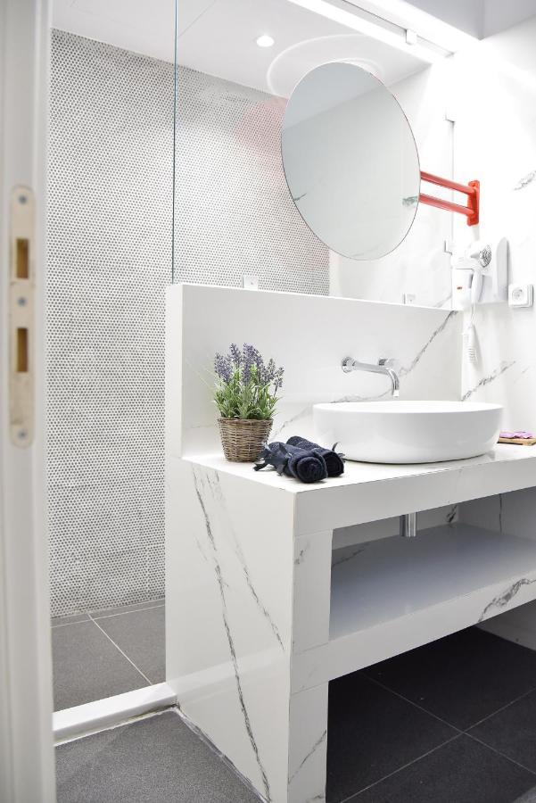 Central44 Yolo Casual Suite Atena Exterior foto