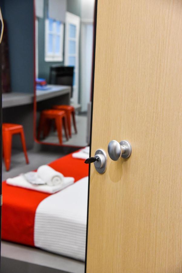 Central44 Yolo Casual Suite Atena Exterior foto